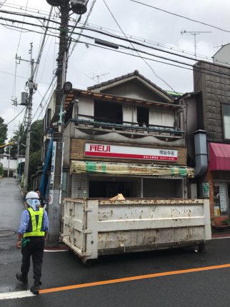 目黒区自由が丘の解体工事を行いました。