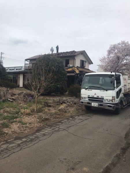 日高市森戸新田の解体工事を行いました。