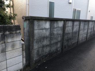 府中市本宿町の万年塀撤去工事を行いました。