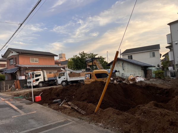 坂戸市関間　地中埋設物撤去工事を行いました。