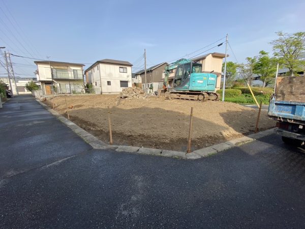 草加市青柳　地中埋設物撤去工事を行いました。