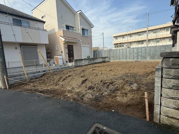 草加市苗塚町　地中埋設物撤去工事を行いました。