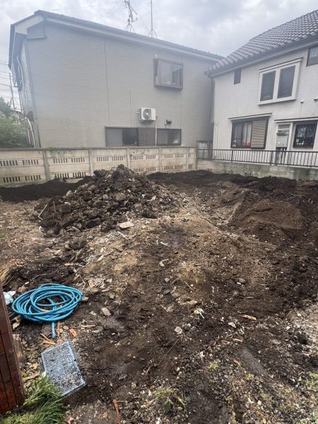 三鷹市上連雀　地中埋設物撤去工事を行いました。