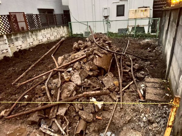 文京区千石　地中埋設物撤去工事を行いました。