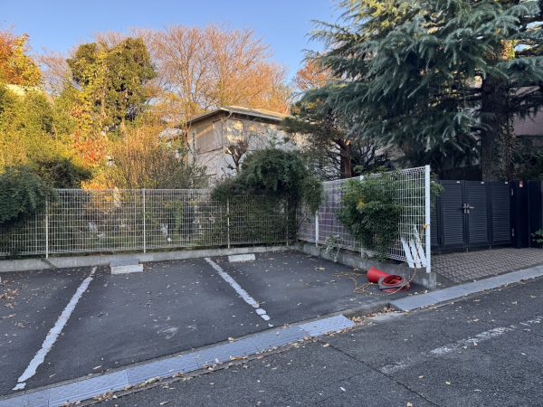 目黒区中根　植栽アスファルト撤去工事を行いました。